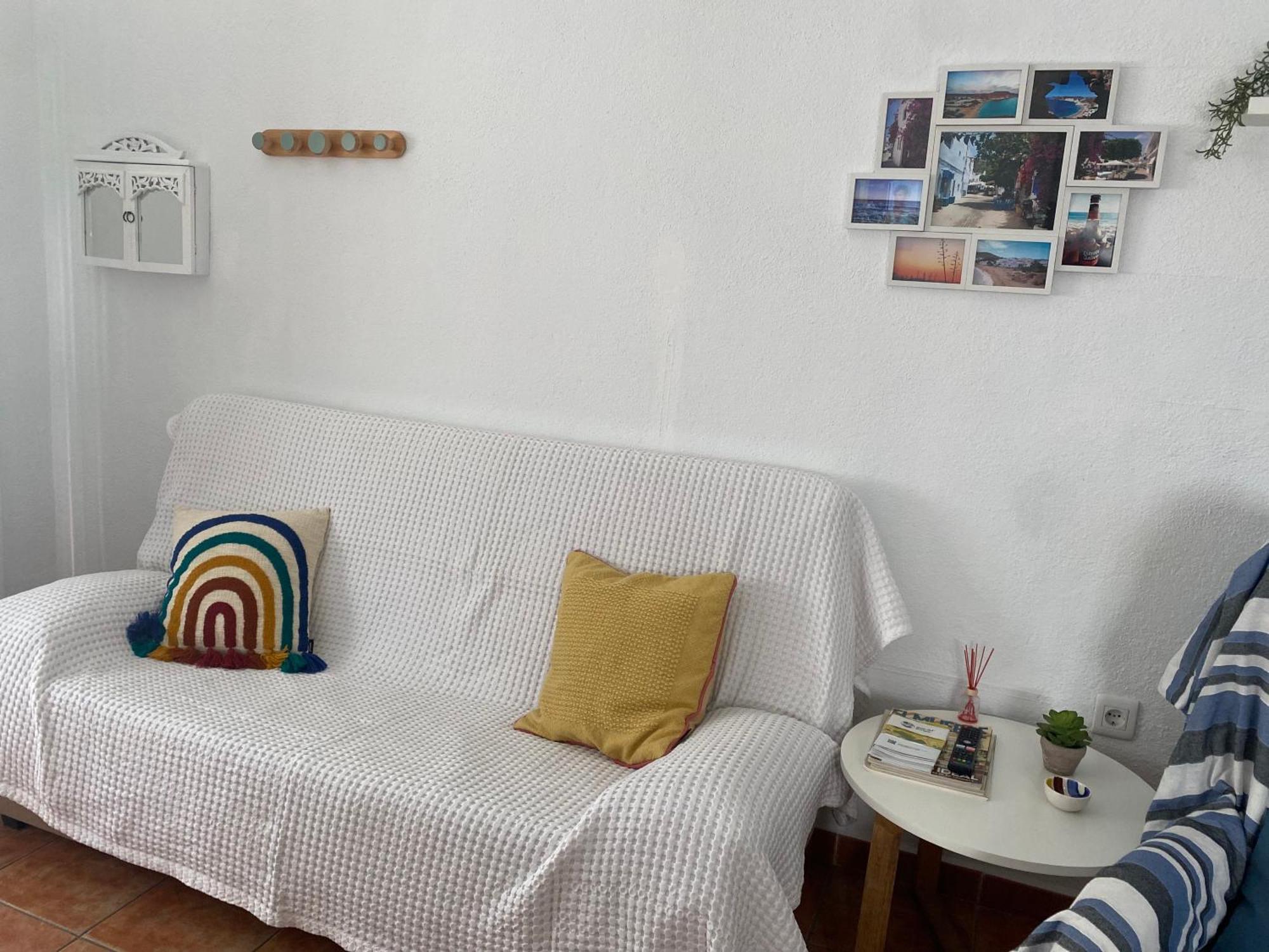 Casa Del Pez Vivienda A Pie De Calle En Agua Amarga A 250 Metros De La Playa Exterior foto